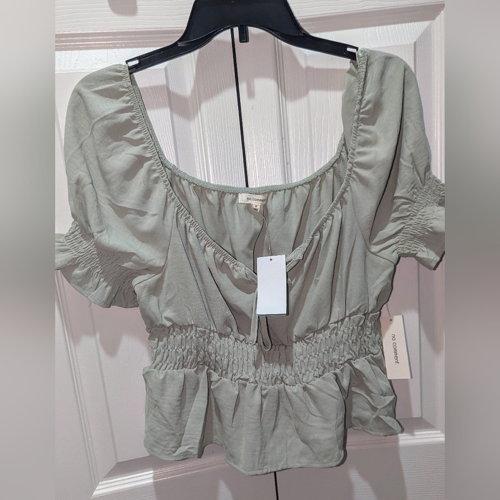 NWT, Sage, short sleeve, ruched middle, ruffle top- ladies Jr. Size S